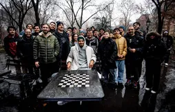 Quand Victor Wembanyama joue aux échecs en plein New York !