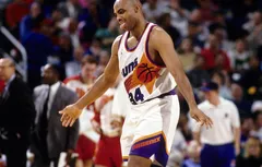 Le 20 mai 1993, Charles Barkley envoie David Robinson et les Spurs en vacances