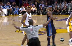 La vidéo du jour : comment Ron Artest a mangé Carmelo Anthony