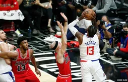 Alex Caruso en mission défensive sur Paul George