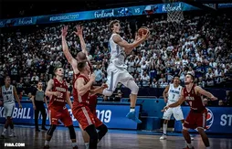 Lauri Markkanen (27 points, 9 rebonds) brille encore face à la Pologne