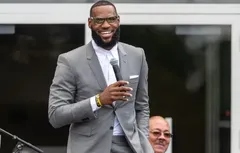 Un million de dollars pour l’école de LeBron James