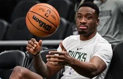 Thanasis Antetokounmpo en visite sur la terre natale de ses parents