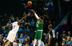 Kyrie Irving se fait plaisir face aux Hornets