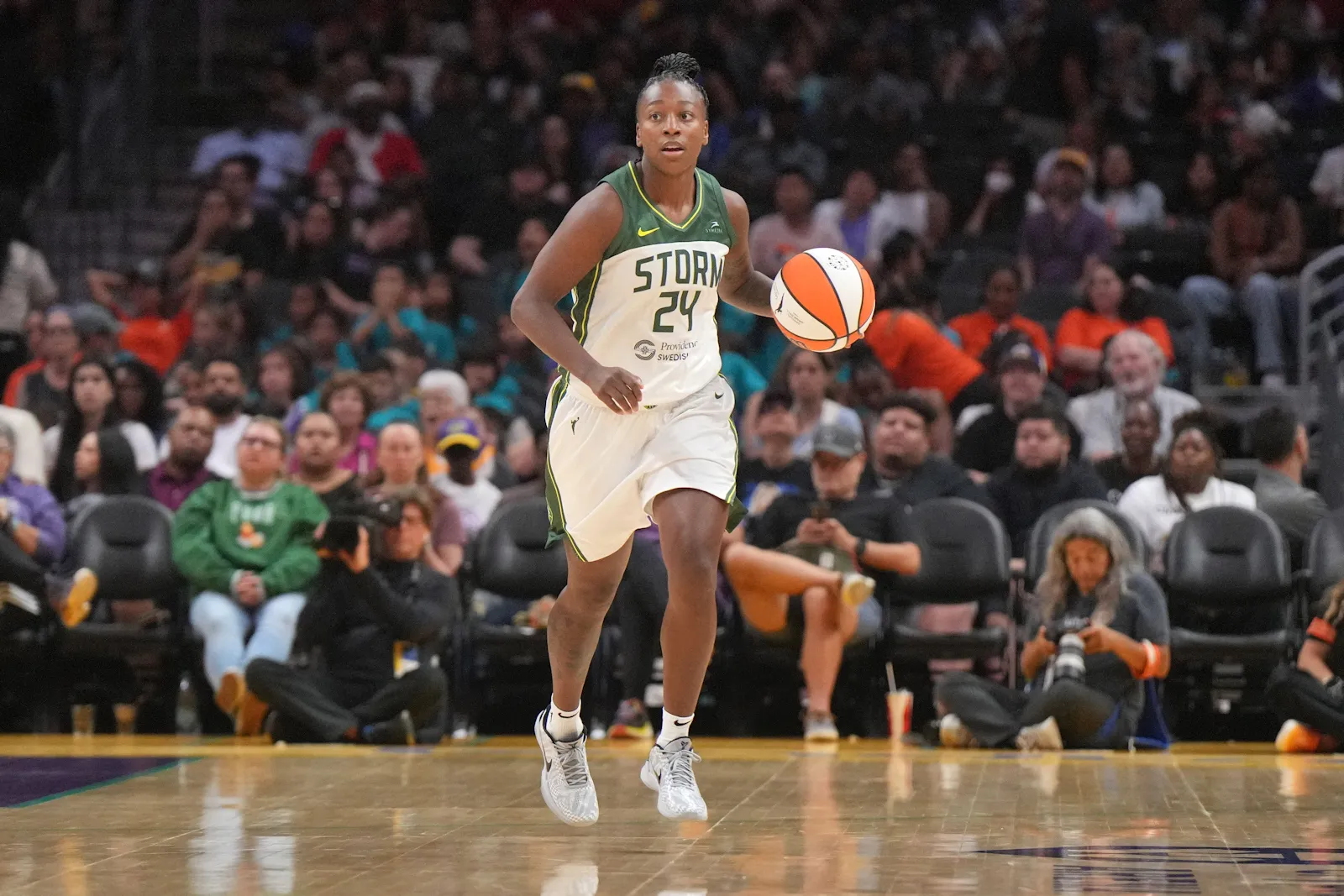 jewell loyd storm