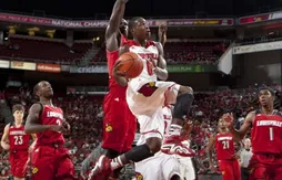 La défense du titre de champion a commencé pour Louisville