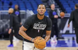 San Antonio mise sur Charles Bassey à long terme