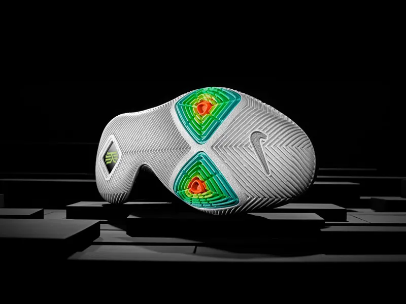 16-400_nike_kyrie_3_sole-01_64851