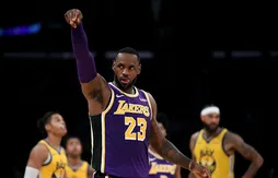 Les Lakers s’amusent face à des Warriors toujours sans défense