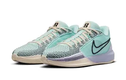 Une Sabrina 1 aux couleurs du New York Liberty