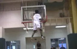 Les vidéos du jour : Justin Darlington et Air Up There montent très haut