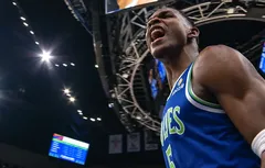 Première réussie pour les Wolves à domicile face aux Raptors