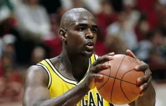 Le 30 juin 1993, le premier choix de la Draft, Chris Webber, est échangé contre Penny Hardaway