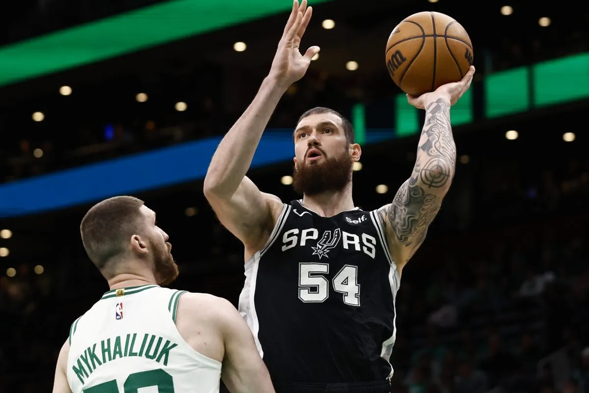 Sandro Mamukelashvili avec les Spurs