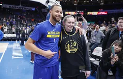 Taylor Robertson félicitée par Stephen Curry après son record !