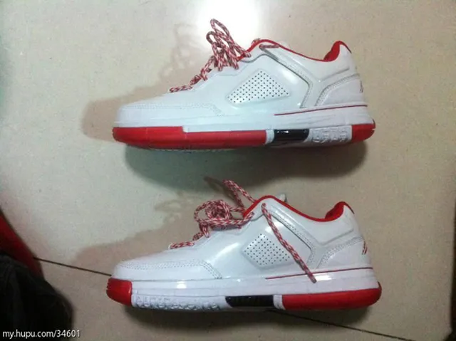 Li-Ning Way of Wade Low