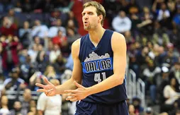 Dallas : Dirk Nowitzki sera le pivot titulaire