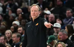 Giannis Antetokounmpo attendait une vidéo hommage pour le retour de Mike Budenholzer