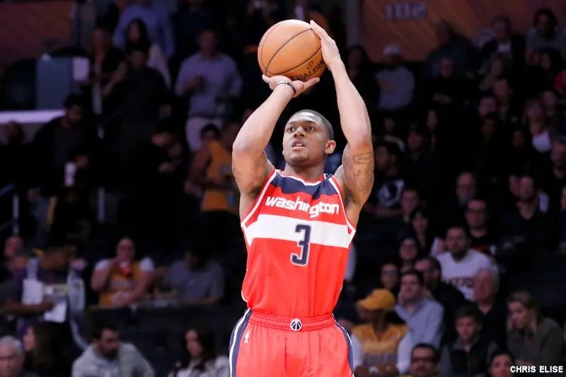 Bradley Beal va continuer de shooter à mi-distance