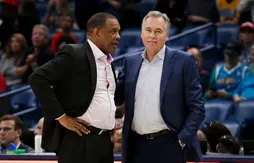 En portant un masque pendant les matches, Mike D’Antoni et Alvin Gentry veulent donner l’exemple