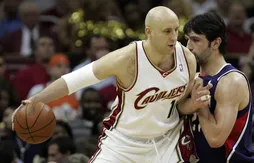 Zydrunas Ilgauskas et Larry Nance Sr. au Hall Of Fame des Sports de Cleveland
