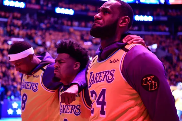 Le moment où les Lakers ont appris la mort de Kobe Bryant