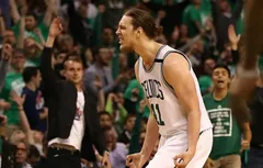 Atlanta et Indiana visent Kelly Olynyk