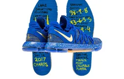 Nike : Kevin Durant répond aux critiques avec un coloris Finals de la KD X