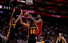 Les Rockets mettent fin à la belle série des Hawks
