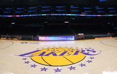 La famille Buss va vendre les Lakers pour 10 milliards de dollars !