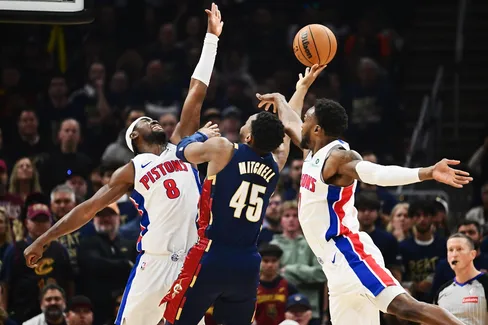 https://www.basketusa.com/thumbor/25UGFBQUknxIsrAb8Jp_WdkbydM=/488x325/smart/filters:format(webp)/https%3A%2F%2Fmedia.basketusa.com%2Fmain%2F2026%2F05%2FUSATSI_28968792.jpg