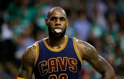 Points en playoffs : seul sur son trône, LeBron James passe Michael Jordan !