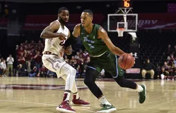 Les Wolves conservent Cameron Reynolds