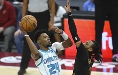 Brandon Miller décisif malgré un passage à l’infirmerie