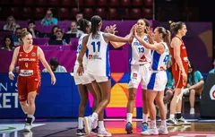 En promenade (+74 !) face à la Suisse, les Bleues finissent leur phase de poules invaincues