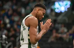 Michael Redd félicite Giannis Antetokounmpo pour son record de points