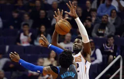 Les Suns gâchent la rentrée de Dirk Nowitzki