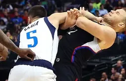J.J. Barea expulsé pour avoir envoyé Blake Griffin par terre !