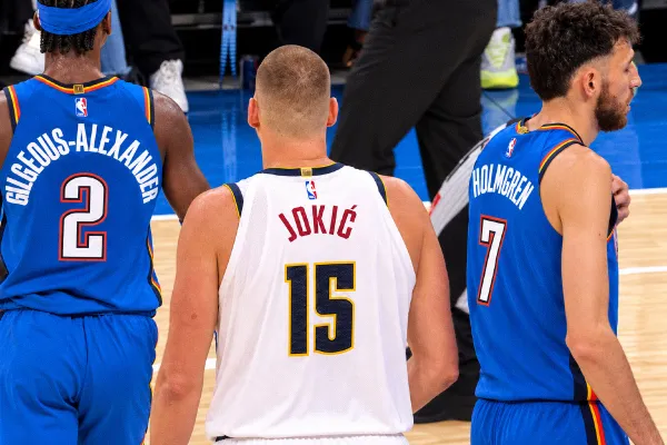La défense du Thunder étouffe Nikola Jokic et les Nuggets