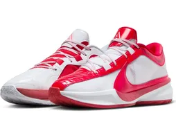 La Zoom Freak 5 garde l’esprit de famille