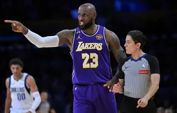 Un triple-double historique de LeBron James enfonce les Mavs