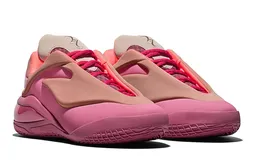 La SHAI 001 « Lace Up OX » prête à être lacée