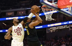 Les Cavaliers valident leur place en playoffs à Golden State