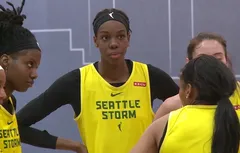 Dominique Malonga enflamme l’entraînement de Seattle avec un premier dunk