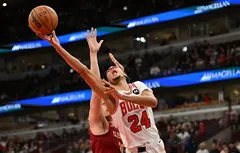 Noa Essengue invité à muscler son jeu par Billy Donovan