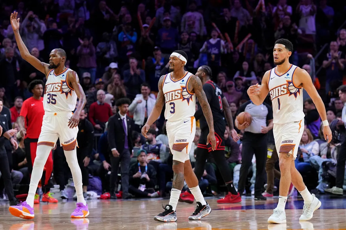 Kevin Durant Bradley Beal et Devin Booker avec les Phoenix Suns