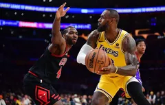 Les Lakers signent un festival d’adresse pour abattre les Bulls