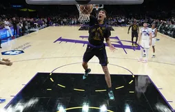 Deandre Ayton touché, les Lakers restent « confiants » pour leur secteur intérieur