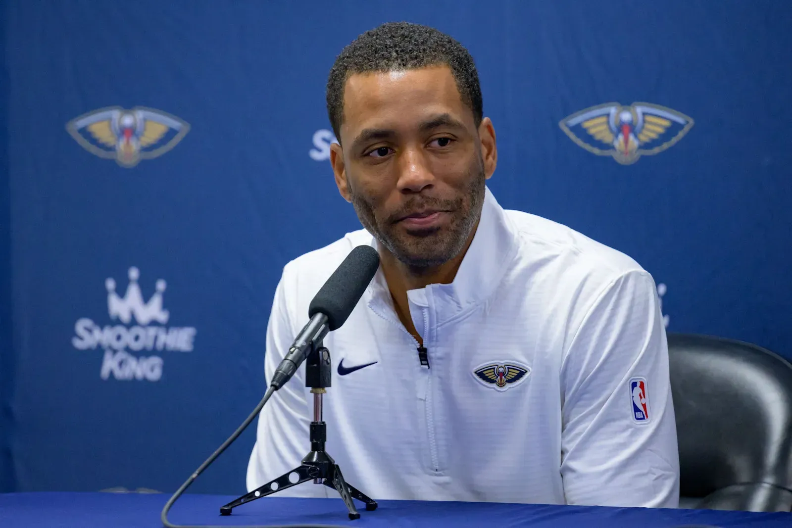 Bryson Graham, le nouveau VP des opérations basket, ici avec les Pelicans