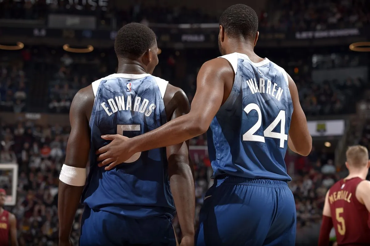 TJ Warren et Anthony Edwards